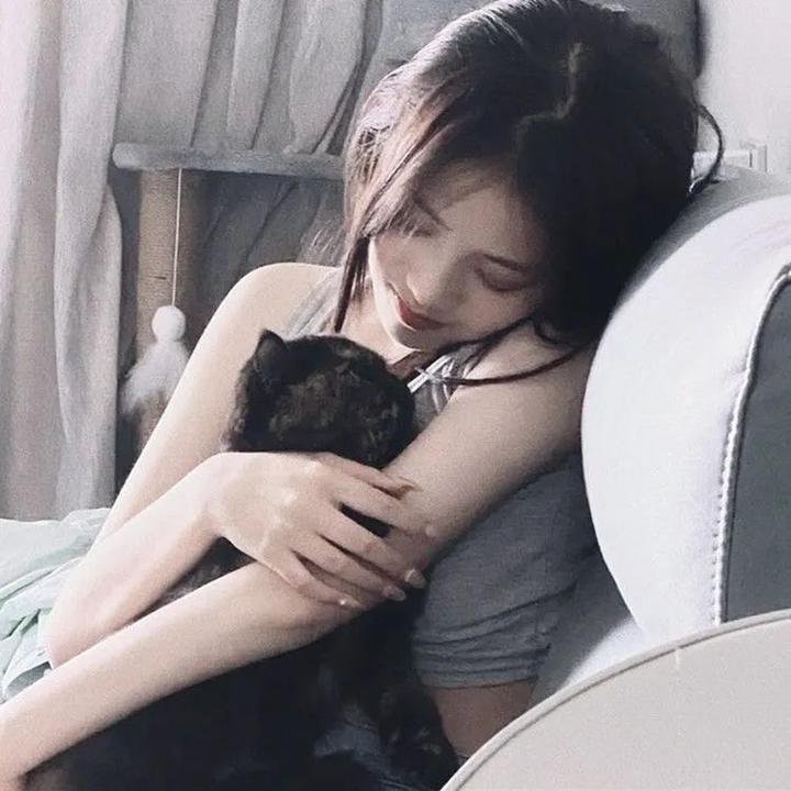 一个悲伤而美丽的世界海报